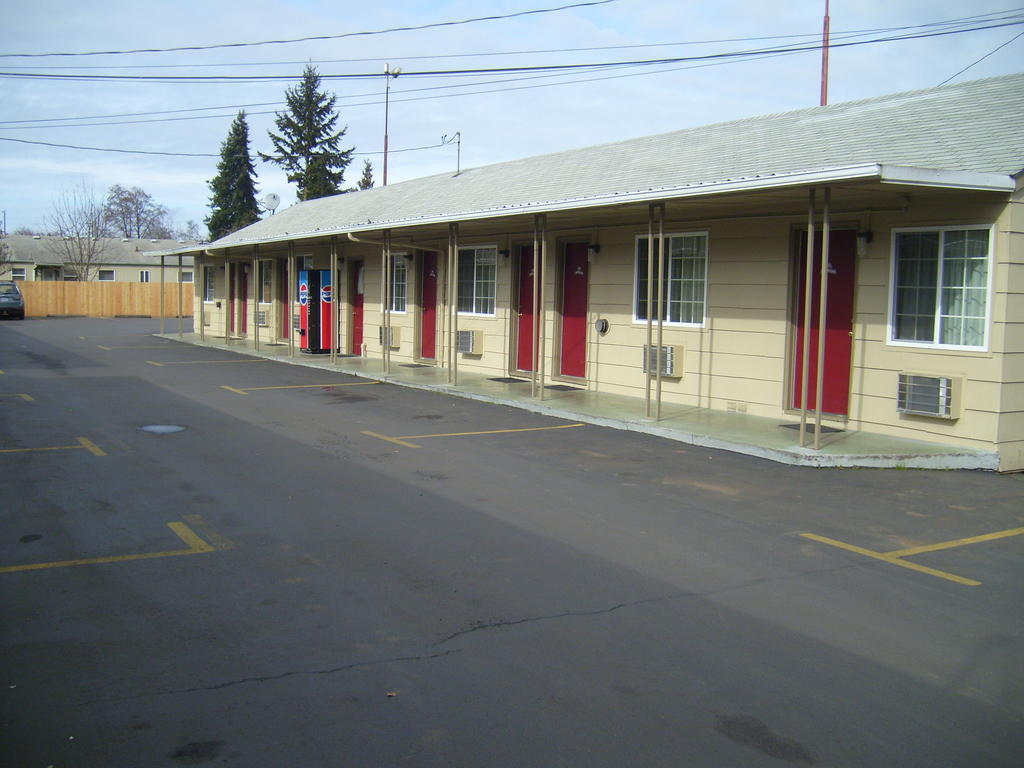 Cascade City Center Motel Лебанон Екстер'єр фото